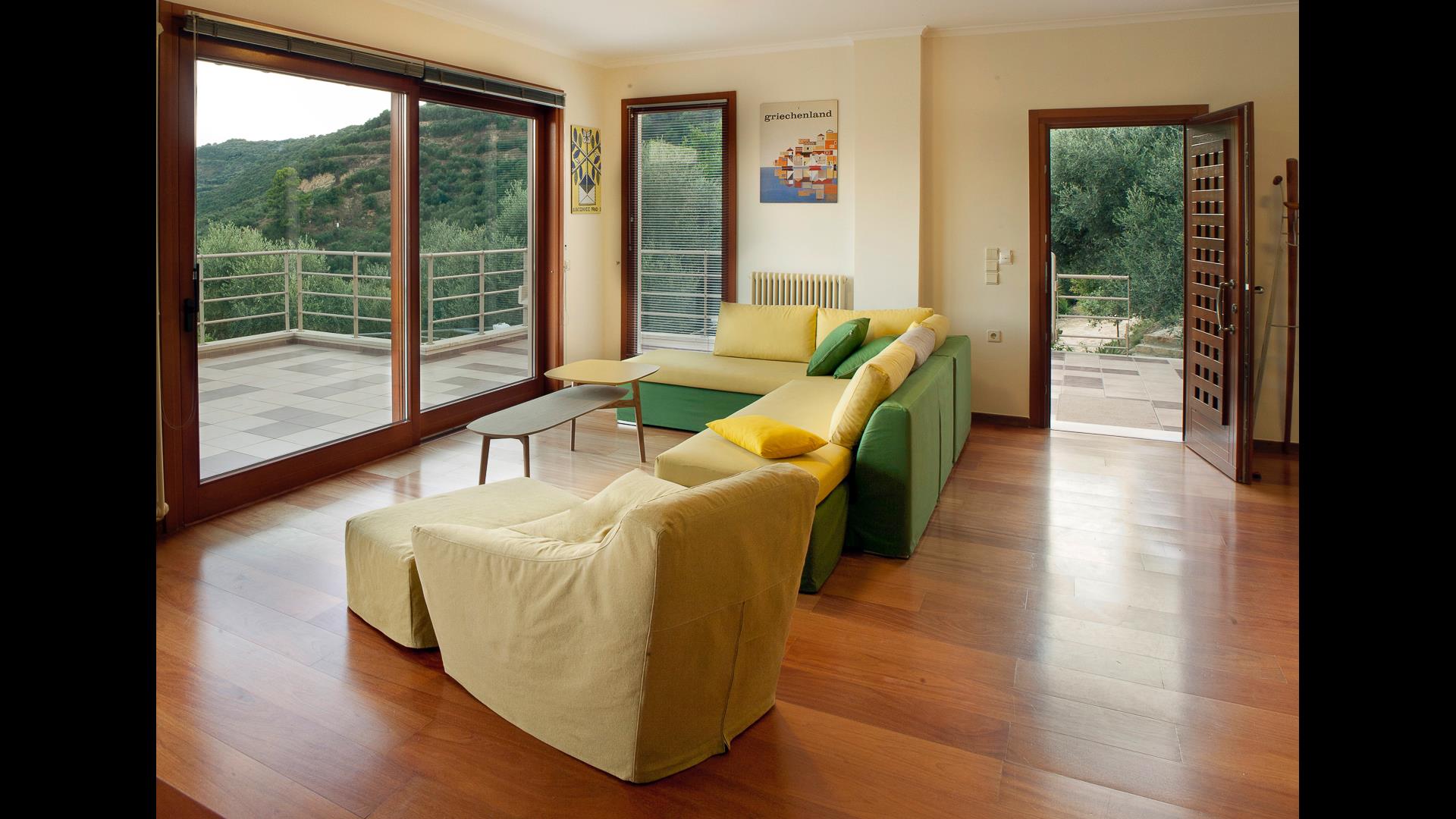 Patellari Gemeente Platanias – Chania Te koop uitstekende villa van 200 m², op een perceel van 7500