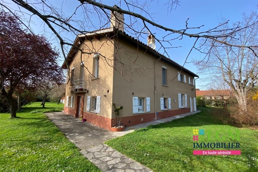Muret, 10-room house of 205m2 on 2077 m2 of land