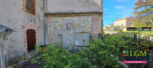 For sale village house with courtyard and indoor pool