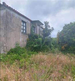 Casa de campo de 6 dormitorios y terreno en Barcelinhos