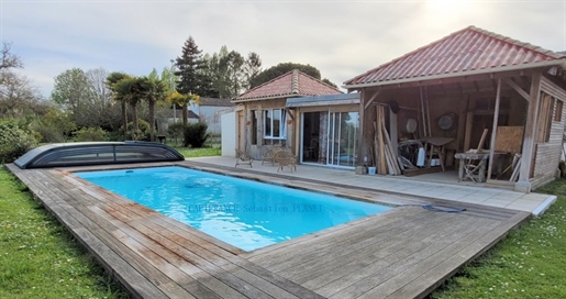 Dpt Charente Maritime (17), à vendre Saint Andre De Lidon maison P6 de 214 m² - Terrain de 2 593,00