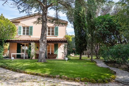 Saint Tropez - Provencal country house in a private estate