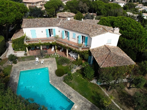 Saint Tropez Mansion met uitbreidingsproject