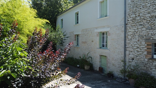 Beautiful farmhouse with 3 bedrooms, bathroom, kitchen and living room, several outbuildings to rest