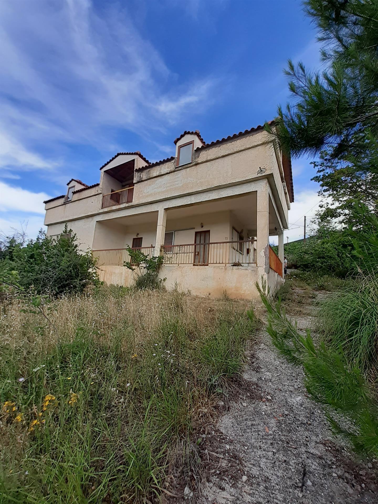 Detached house with views for sale