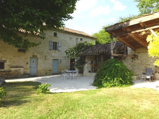 Magnificent stone house with adjoining gîte