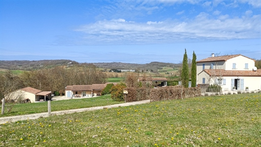 Beautiful contemporary property with a pretty house, 4 gîtes, 2 swimming pools and 7929 m2 of land