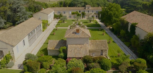 Dream property between Arles and Nîmes