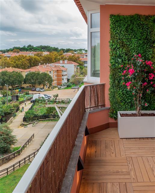 2 bedrooms in Cascais, balcony, closet and homestaging