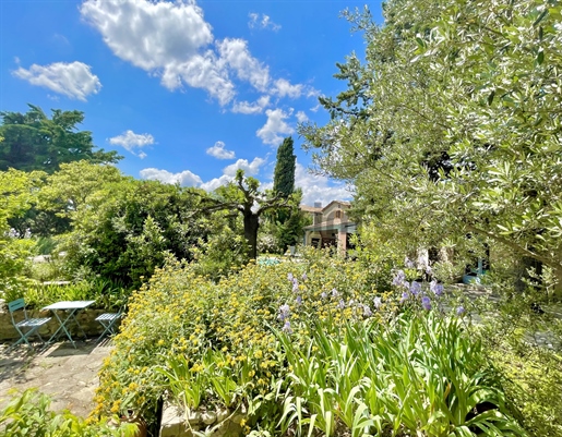 Geräumiges Haus mit Aussicht und Pool