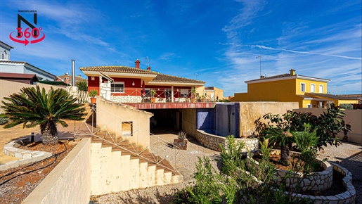 Villa for sale in Urb. Pla de les Clotxes - Benifaió