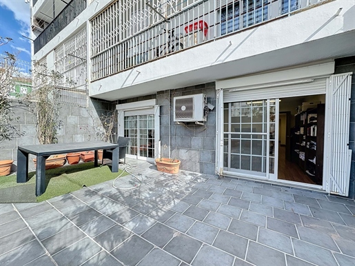 Apartamento ou escritório luminoso com terraço em Peris y Valero - Russafa - Valencia