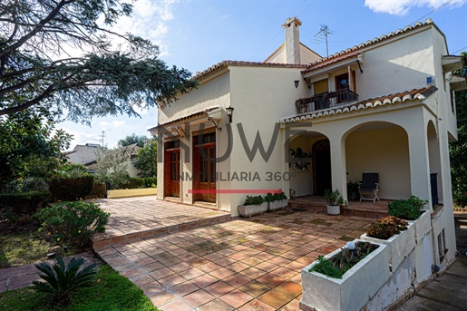 Villa for sale in Urbanización Los Monasterios - Puzol