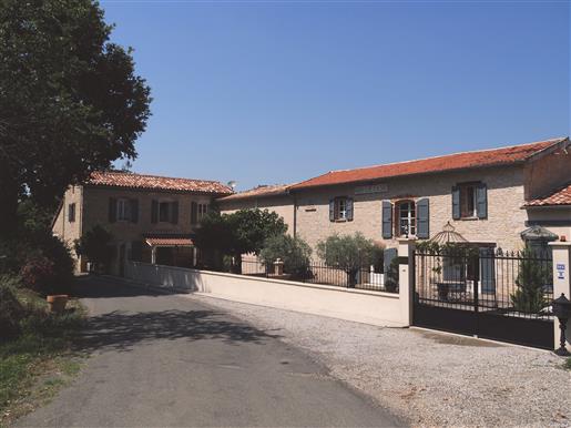V Gaillacois: zrekonstruovaná nemovitost 2 byty včetně okouzlující chaty klasifikované 4 hvězdičky,