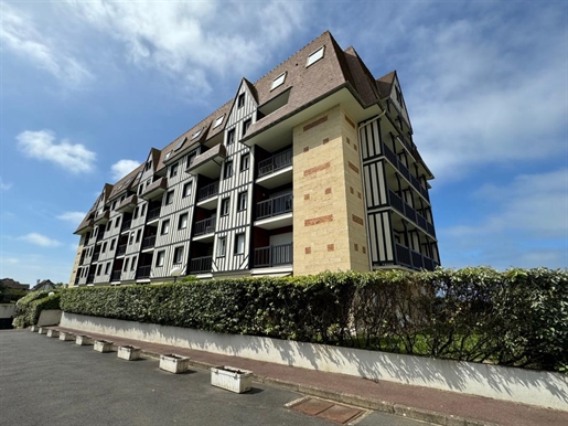 Apartment 35 m2 with box located in Cabourg