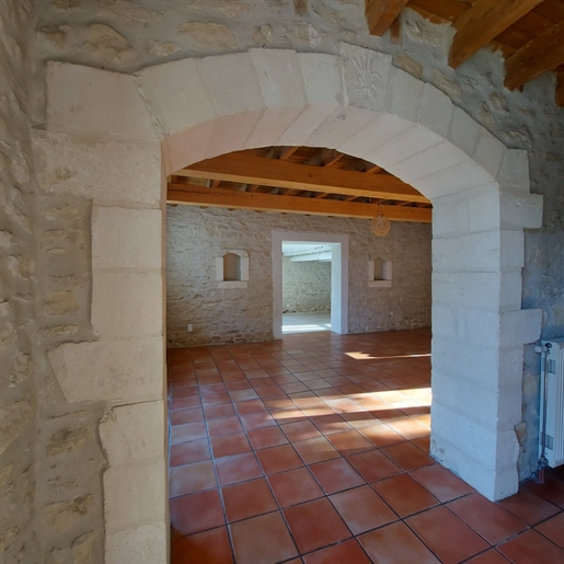 Eyragues (13630) - Renovated stone farmhouse with garden and swimming pool+outbuilding