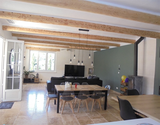 Eyragues (13630) - Gelijkvloers huis 3 slaapkamers + grote garage met grond en zwembad