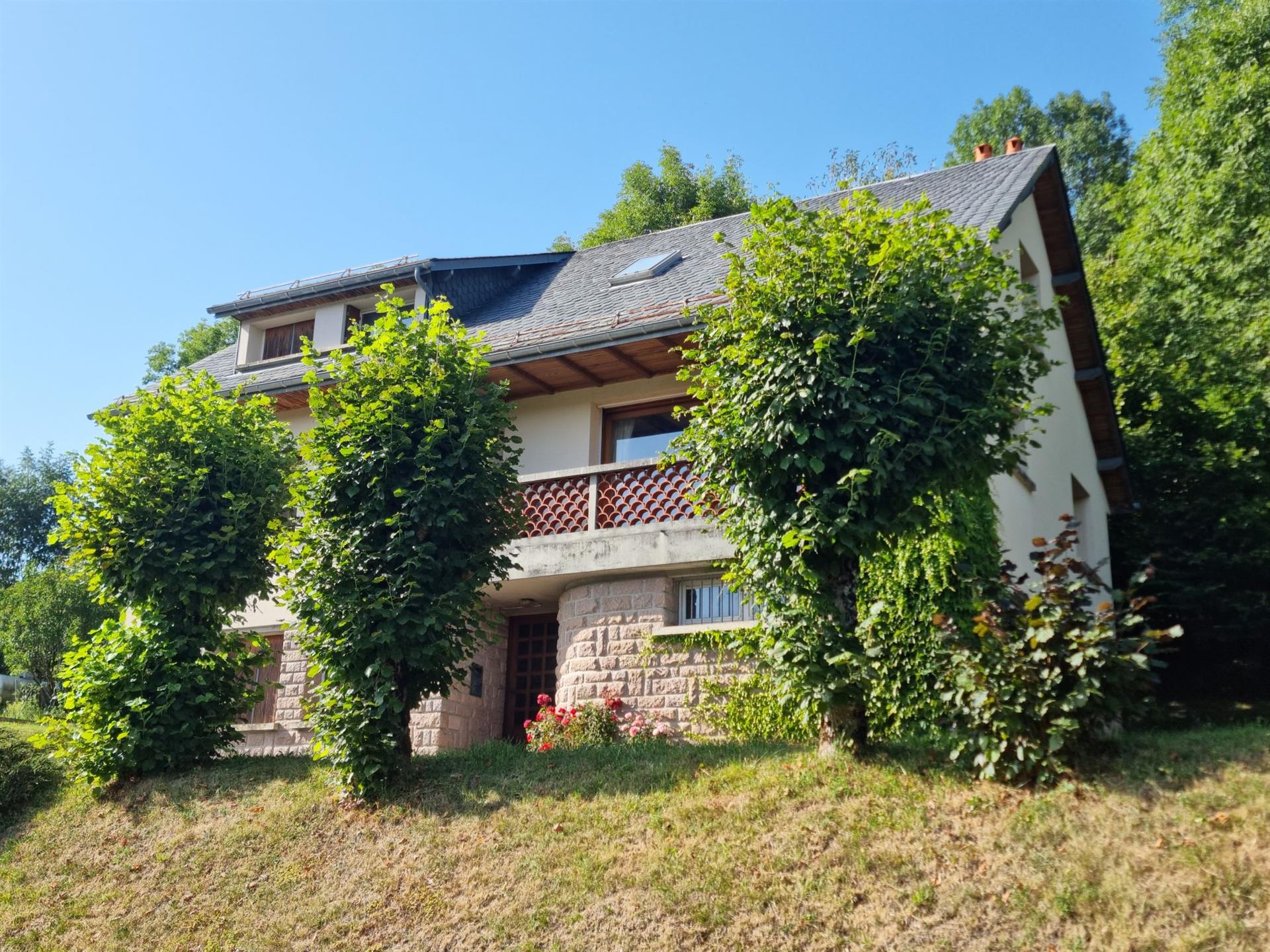 Hermosa casa en el corazón de los volcanes de Auvernia en Francia