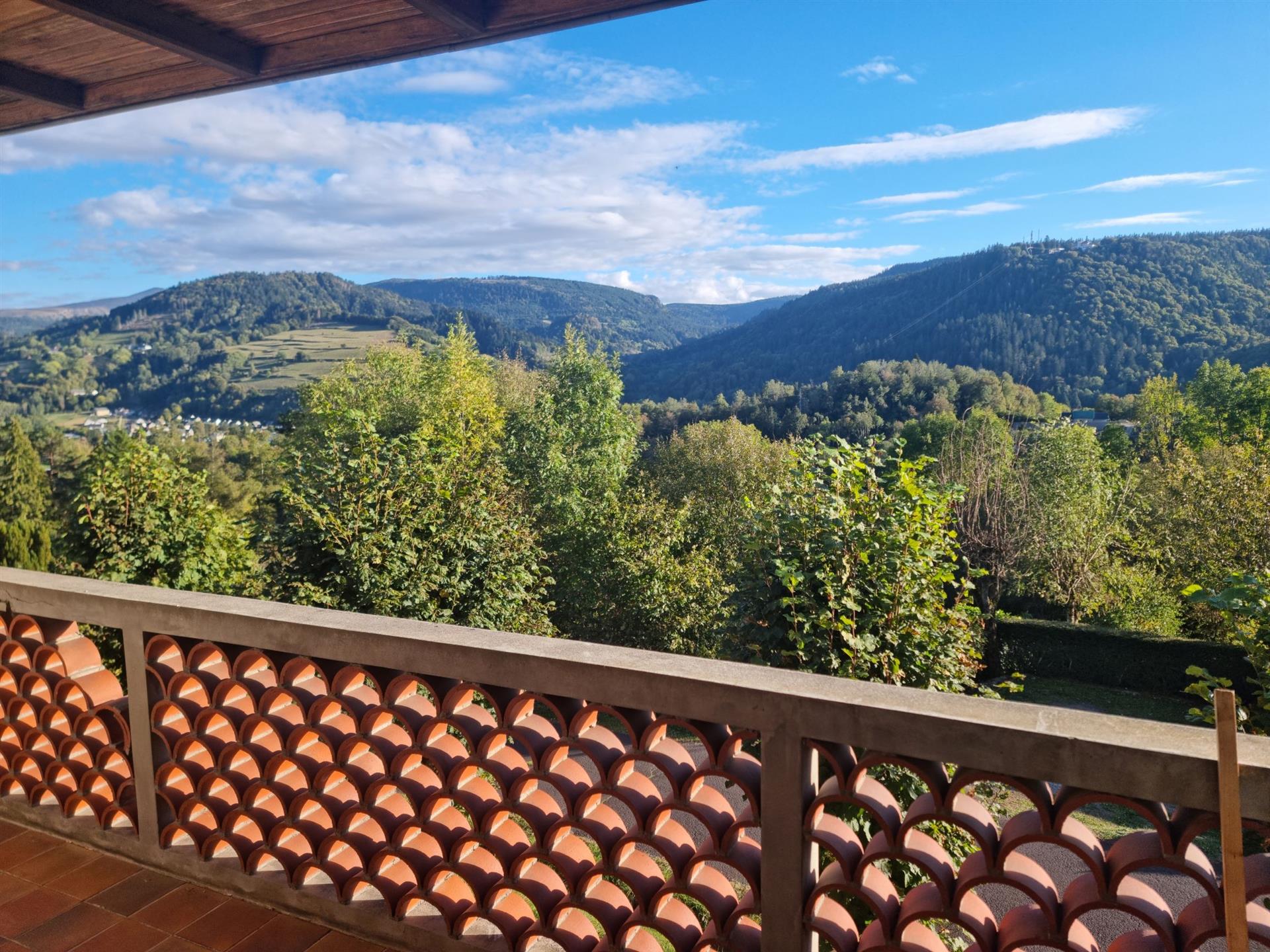 Hermosa casa en el corazón de los volcanes de Auvernia en Francia