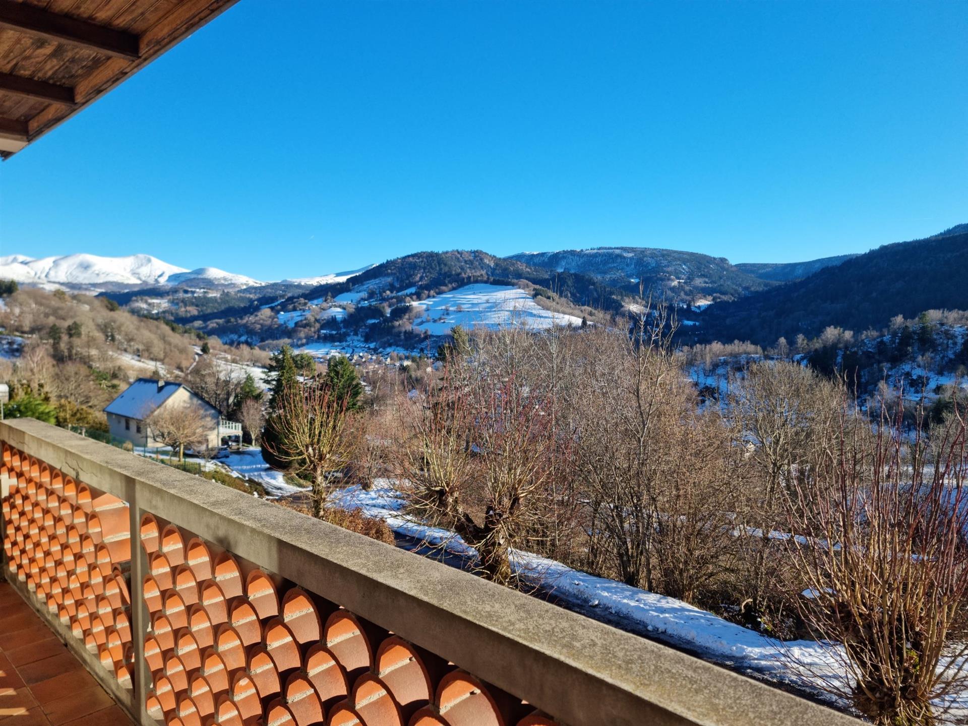 Hermosa casa en el corazón de los volcanes de Auvernia en Francia