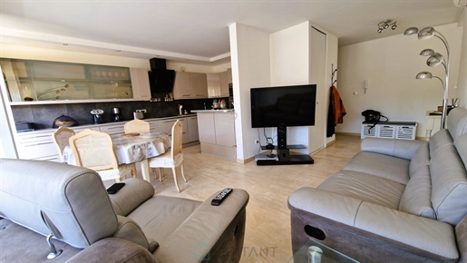 Bel appartement 3 pièces - 72 m² - Terrasse - Balcons - Piscine - 300m de la mer