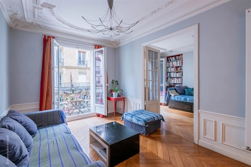 Clichy/Montmartre Appartement met 3 slaapkamers, open keuken, balkon