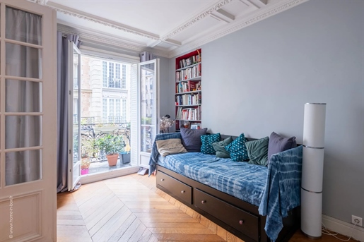 Clichy/Montmartre Appartement met 3 slaapkamers, open keuken, balkon