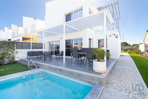 Home / Villa with 4 Rooms in Setúbal with 210,00 m²