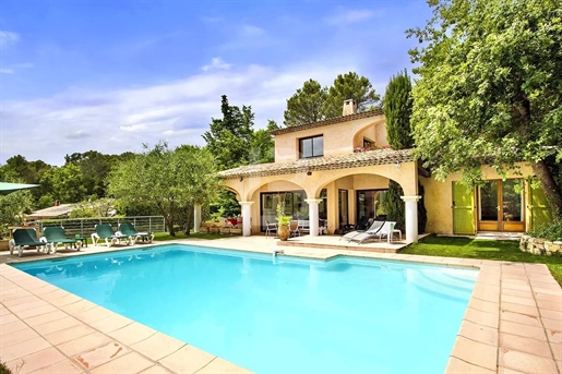 Charmante Villa in absolut ruhiger Lage in Roquefort-les-Pins zu verkaufen