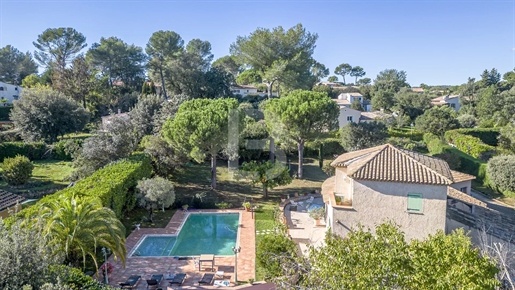Magnificent Provencal Villa in absolute calm for sale in Roquefort-les-Pins