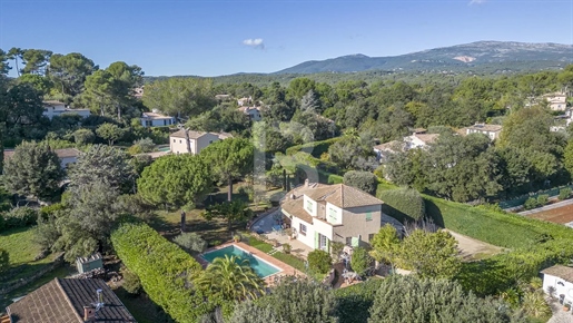Wunderschöne provenzalische Villa in absoluter Ruhe zum Verkauf in Roquefort-les-Pins