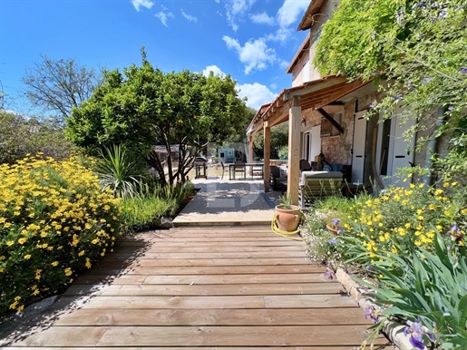 Stone house for sale in Roquefort les pins