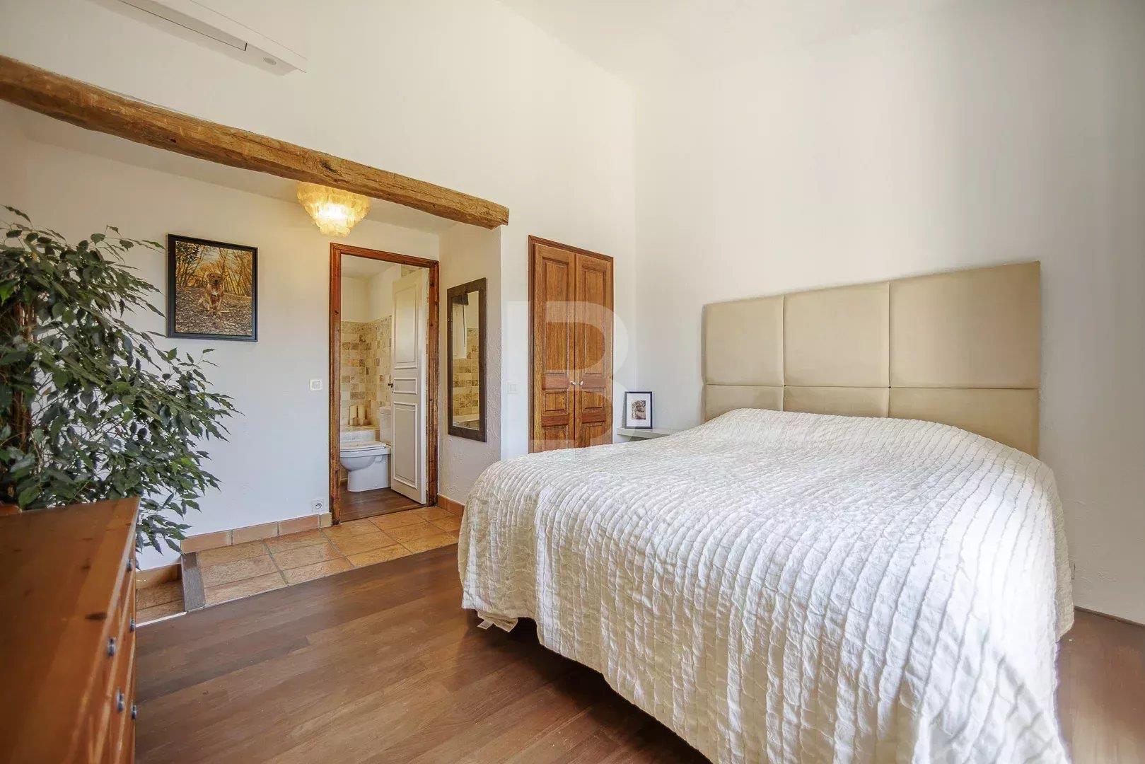 Compra: Vivenda (06650)