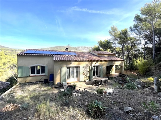 For sale, 200 m² family villa at Bas Faron, Toulon