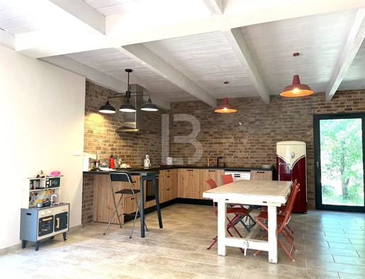 Magnificent 115 m² building with basement and garage in Besse-Sur-Issole