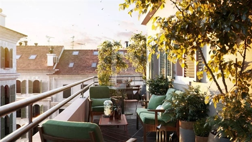 Nice near Place Masséna, 3-bedroom Top Floor apartment with Terrace and Balcony