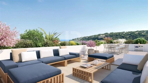 Roquebrune-Cap-Martin, 4 bedroom Penthouse with sea view and roof terrace