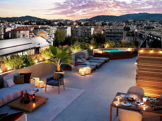 Superbe Penthouse à vendre à Nice Libération avec solarium