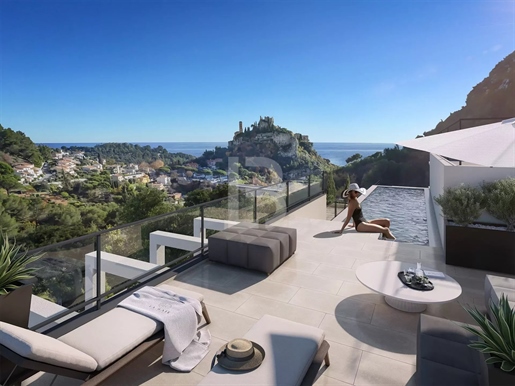 Eze, 3-Bedroom in penultimate floor with sea view and pool