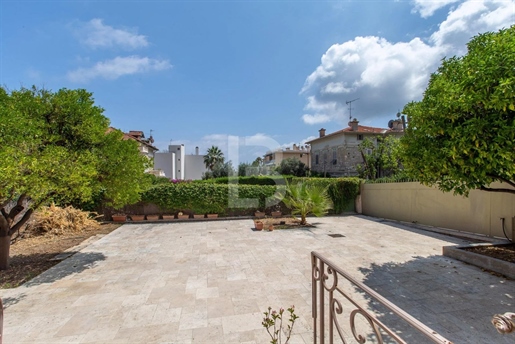 Bourgeois 5-bedroom villa in the heart of Beaulieu-sur-Mer, close to the beach