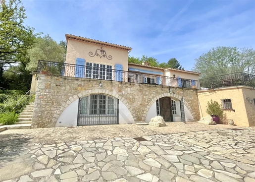 Stunning villa with panoramic views in a gated domain in Valbonne