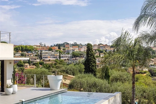 Contemporary villa for sale in Biot with sea view