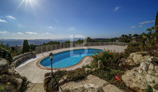Architect-Designed villa with sea views for sale in Chateauneuf Grasse