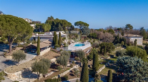 Villa d’architecte avec vue mer à vendre à Chateauneuf Grasse