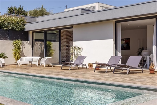 Moderne Villa zum Verkauf in Co-Exklusivität, mit Pool in der Nähe des Dorfes Mougins