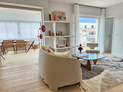 Appartement met 2 slaapkamers en groot terras op de bovenste verdieping te koop in Cannes
