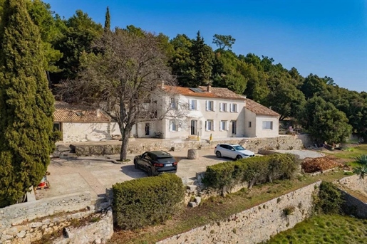 For sale in Grasse, authentic perfumer's bastide with sea views