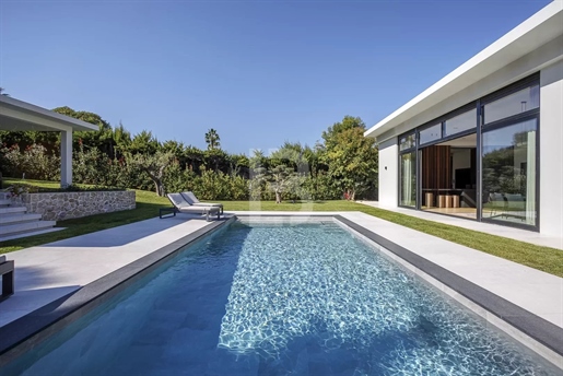 Prachtige onder architectuur gebouwde villa te koop in Mougins
