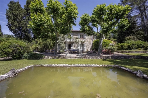 For sale in Châteauneuf-Grasse, 19th century property with 3.5 ha of land