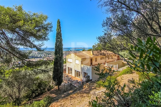 Villa for sale with panoramic sea view in Haut Faron, Toulon